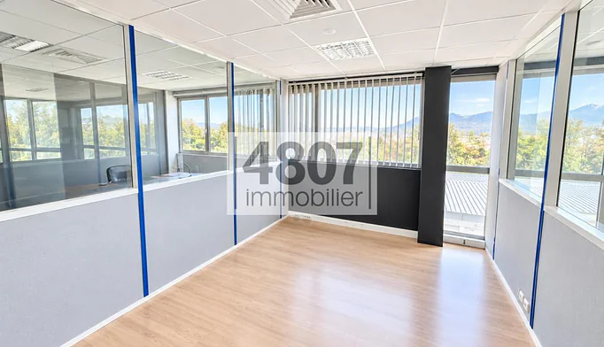 Bureau à louer à Annecy (74960) - photo 3