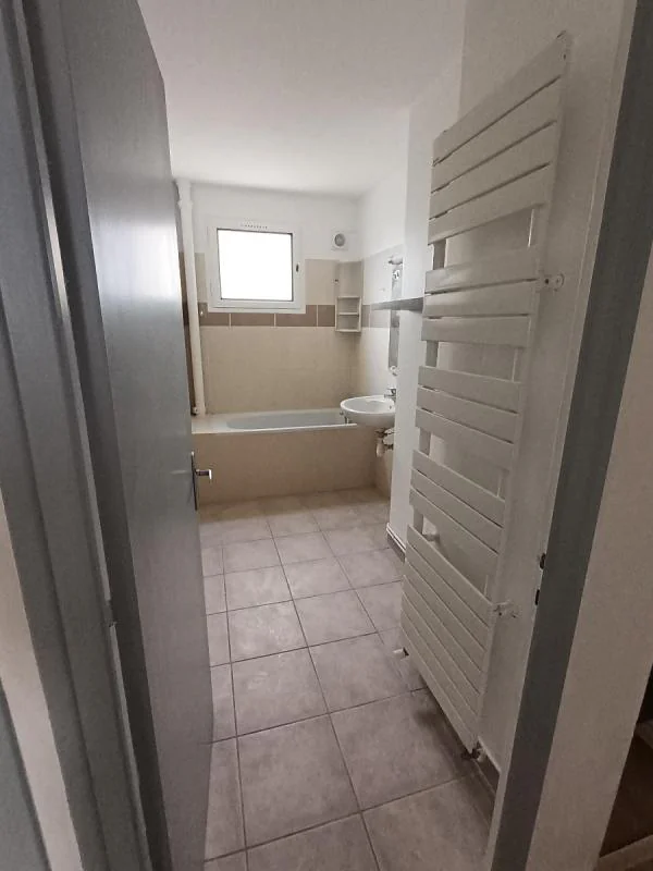 Appartement 3 pièces à louer à Crest (26400) - photo 8