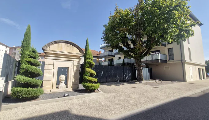 Bureau à louer à Bourgoin-Jallieu (38300) - photo 1
