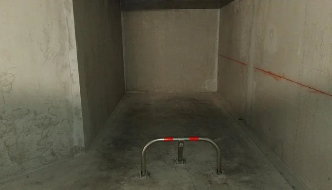 Parking / Box à louer à Irigny (69540) - photo 1