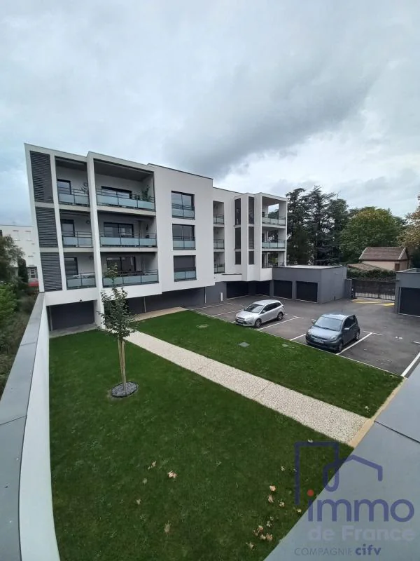 Parking / Box à vendre à Horme (42152) - photo 1