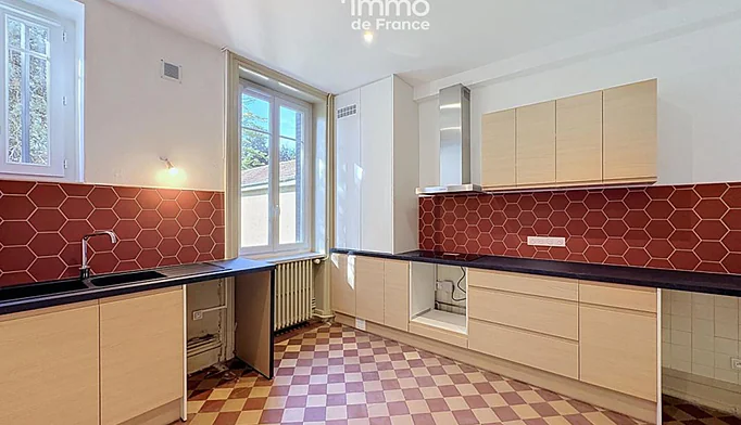 Appartement 6 pièces à louer à Bourg-en-Bresse (01000) - photo 2